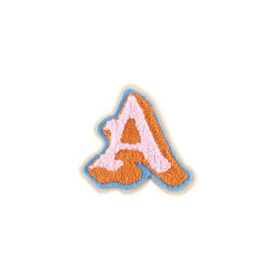DIY 26の手紙衣類によって刺繍されるパッチのアップリケはOEM ODMの支持で縫う